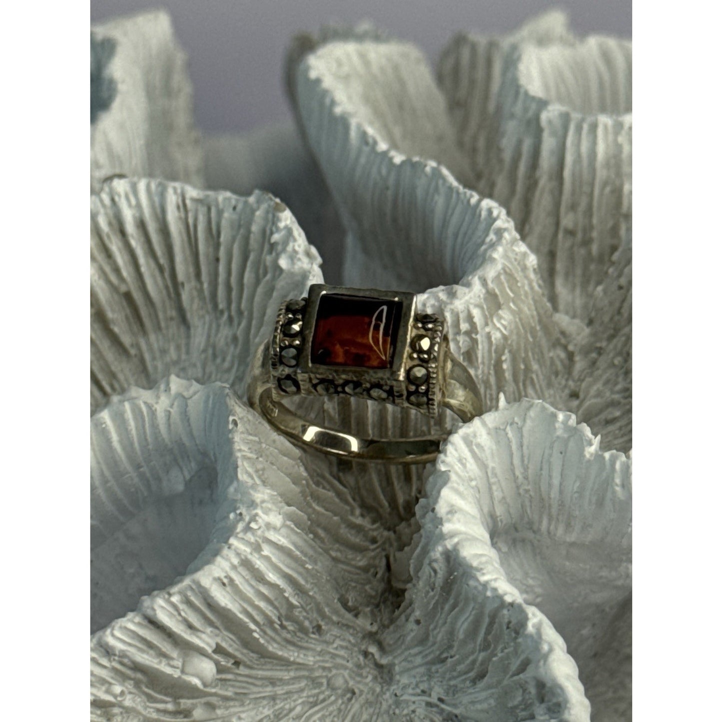 925 STERLING SILVER AMBER & MARCASITE RING SIZE 6.5