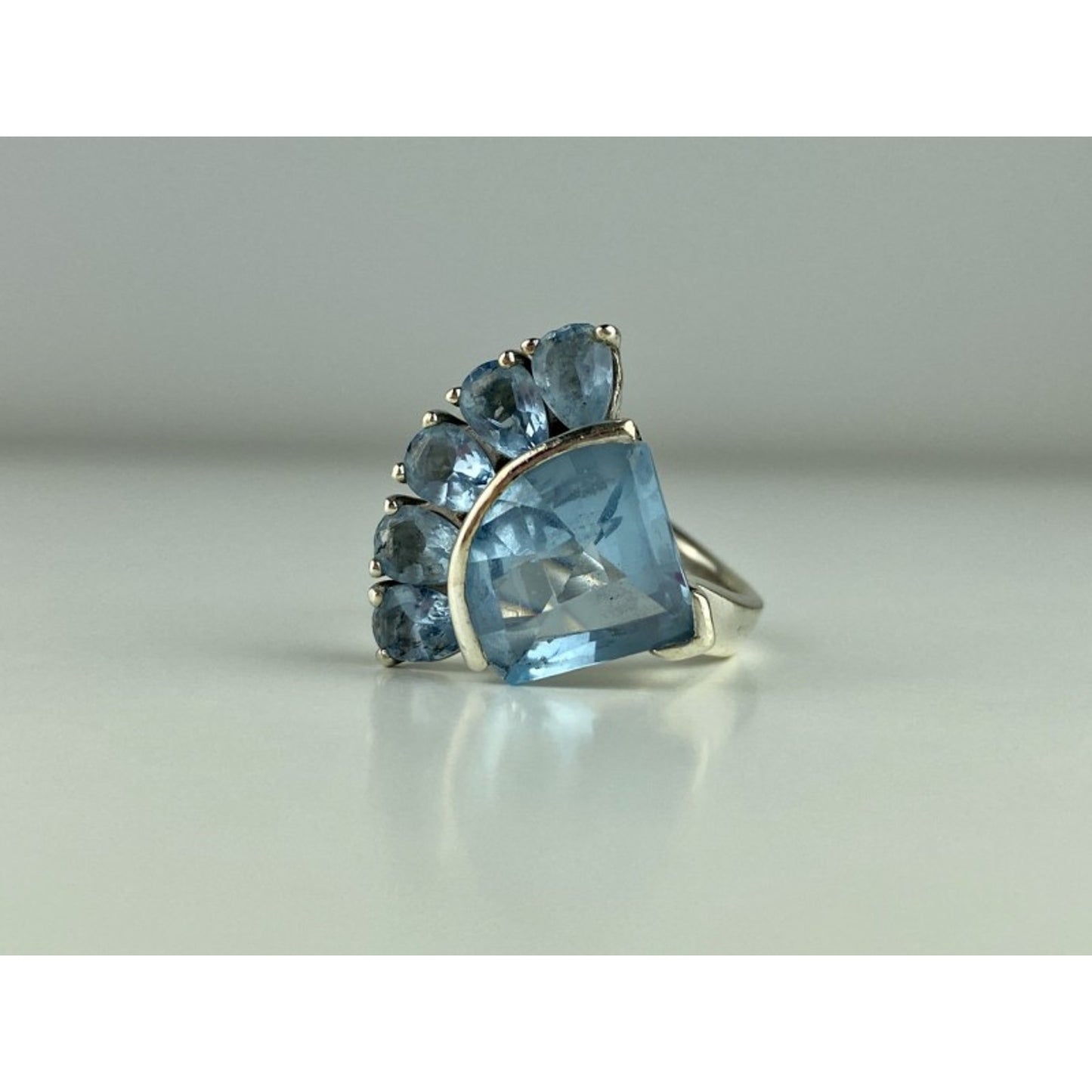 925 STERLING SILVER BLUE SPINEL RING SIZE 8