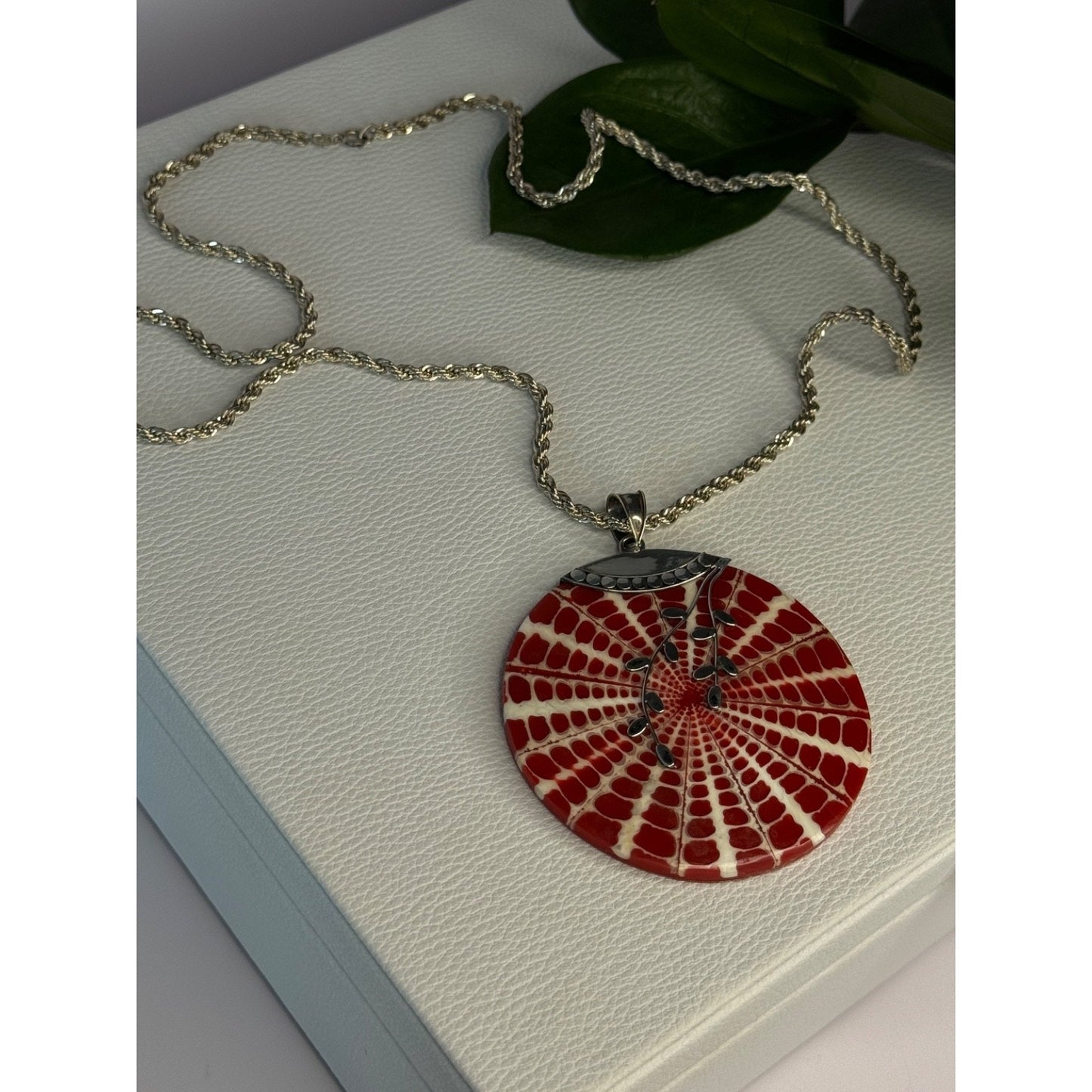 925 Sterling Silver Red Shell Necklace Pendant Length 3 inch