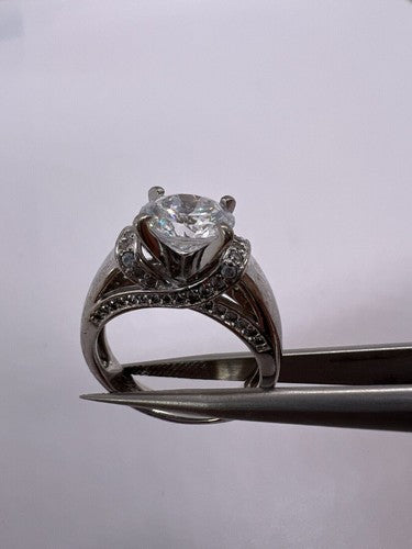 925 Sterling Silver CZ Ring Size 5.5