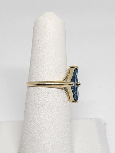 10K Yellow Gold & Topaz Ring Size 5
