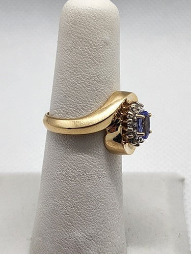 14K Yellow Gold Tanzanite & Diamonds Ring Size 5