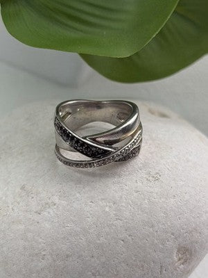 925 Sterling Silver Black & White Spinel Ring Size 6