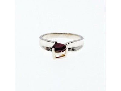 925 Sterling Silver Almandine "Heart" Ring Size 6.5