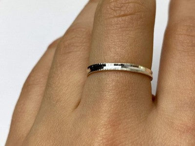 925 Sterling Silver Band Ring Size 8.5 Italy