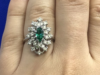Beautifull Ring With Green & White CZ Size 6.5