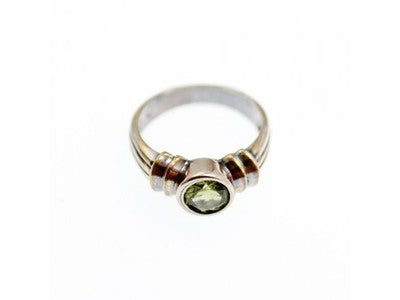 Vintage 925 Sterling Silver Peridot Ring Size 5