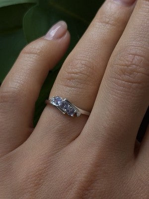 10K White Gold Lavender Sapphire & Diamond Ring Size 6.5