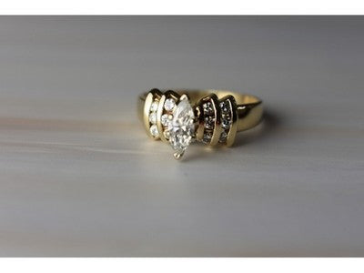14K Yellow Gold Diamonds Ring Size 10.5