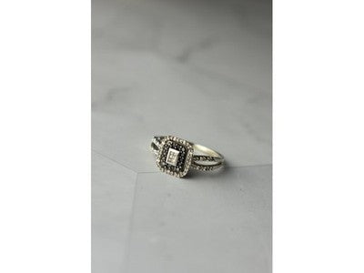 10K White Gold Black Spinel & Diamonds Ring Size 7.5