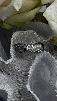 Wave Vintage Band 925 Sterling Silver Cz Ring Size 8.5