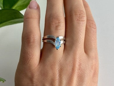 925 Sterling Silver Paraiba Tourmaline Ring Size 8