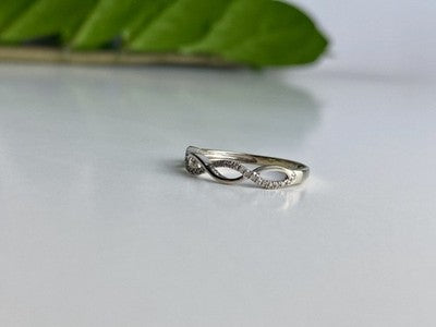 10K White Gold Diamonds Ring Size 7