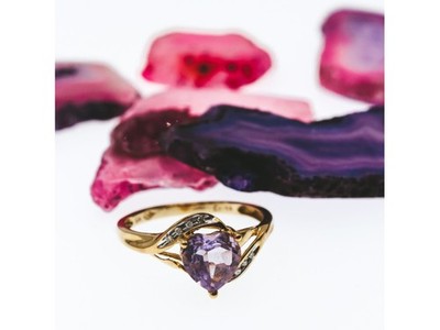 10K Yellow Gold Tourmaline & Diamonds Heart Ring Size 4.75
