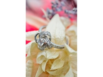925 Sterling Silver CZ "Flower" Ring Size 7