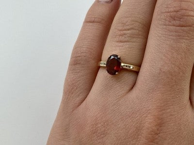 10K Yellow Gold Garnet & Diamonds Ring Size 6.5