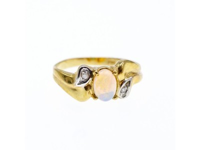 14K Yellow Gold Opal & Diamonds Ring Size 8