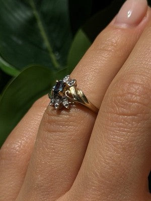 10K Yellow Gold Blue Sapphire & Diamond Beautiful Flower Ring Size 6
