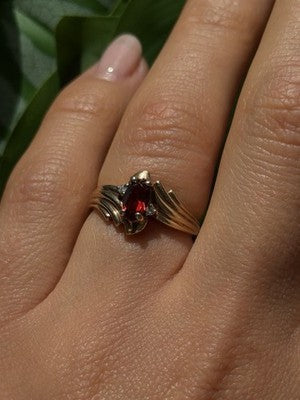 Elegant 10K Yellow Gold Garnet & Diamond Ring Size 6