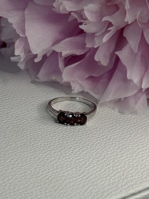 925 Sterling Silver Garnet Ring Size 8