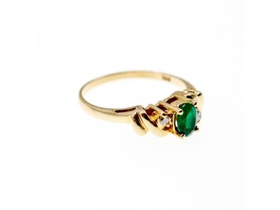 14K Yellow Gold Emerald & Diamonds Ring Size 8