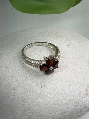 925 Sterling Silver Garnet Heart Flower Ring Size 7.5