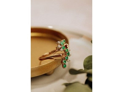 14K Yellow Gold Emerald & Diamonds Ring Size 8