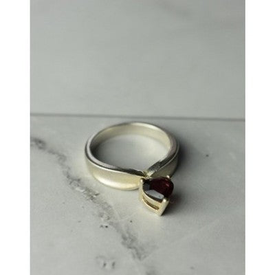 925 Sterling Silver Almandine "Heart" Ring Size 6