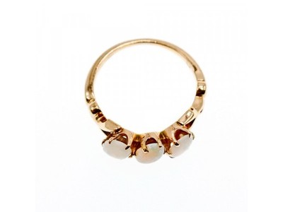 10K Yellow Gold Opal Ring Size 6