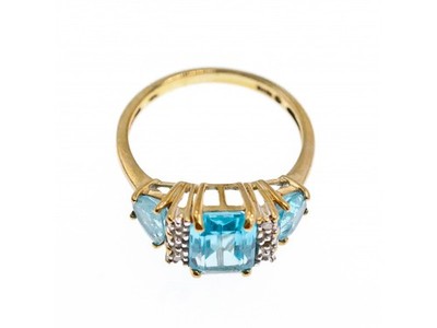 10K Yellow Gold Blue Topas & Diamonds Ring Size 6.5