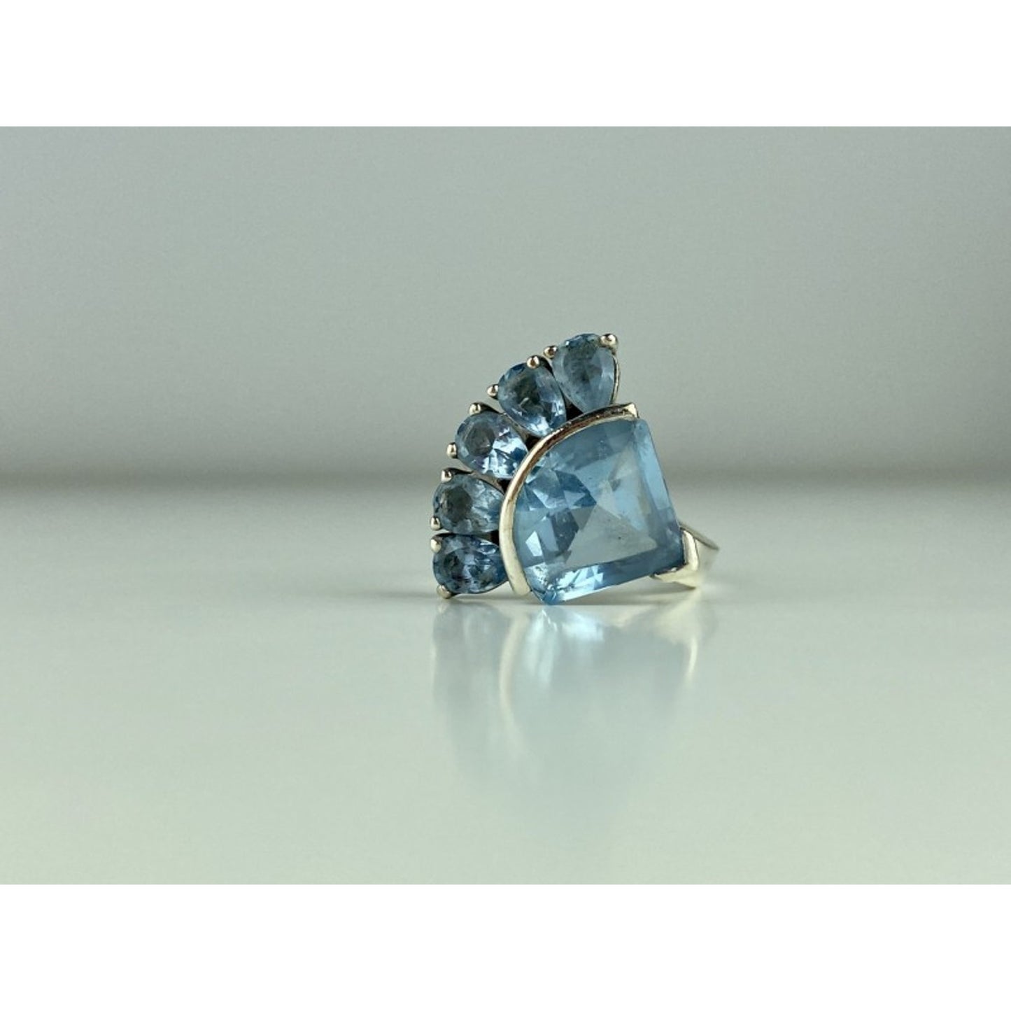 925 STERLING SILVER BLUE SPINEL RING SIZE 8