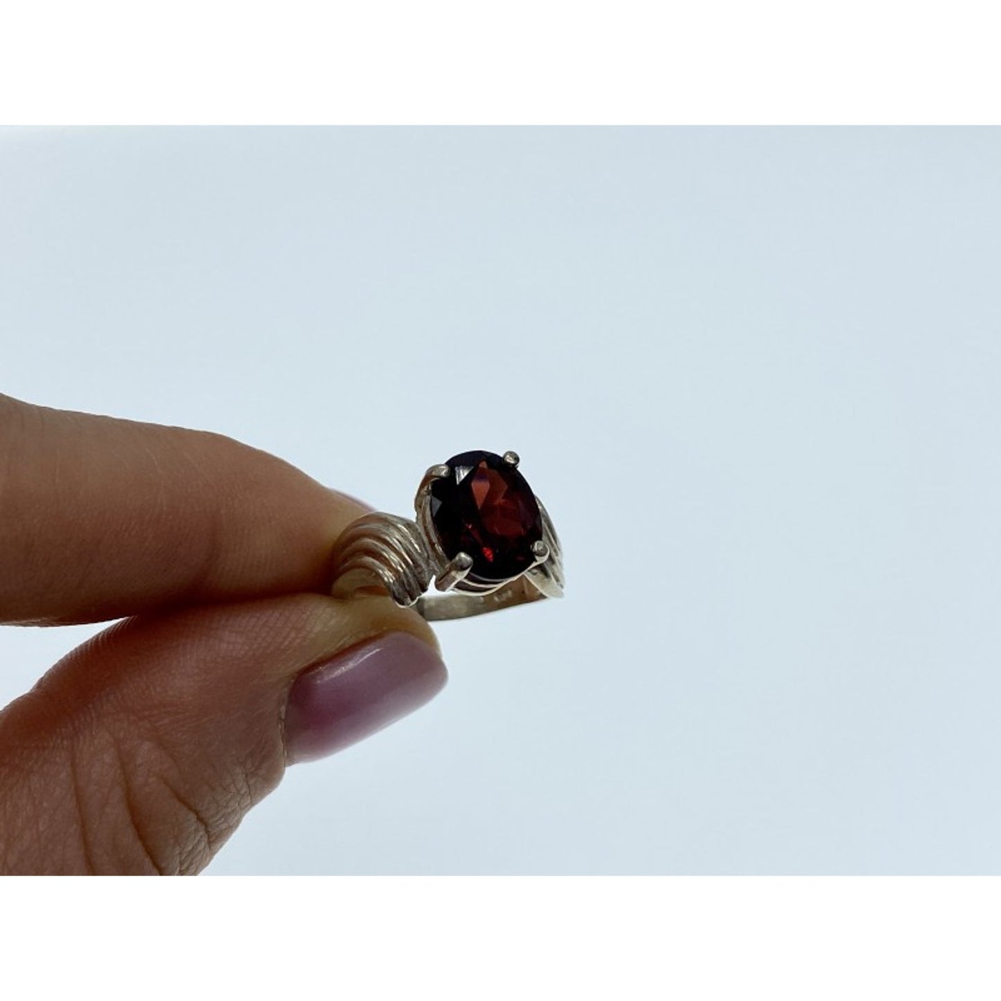 925 STERLING SILVER GARNET RING SIZE 5.5