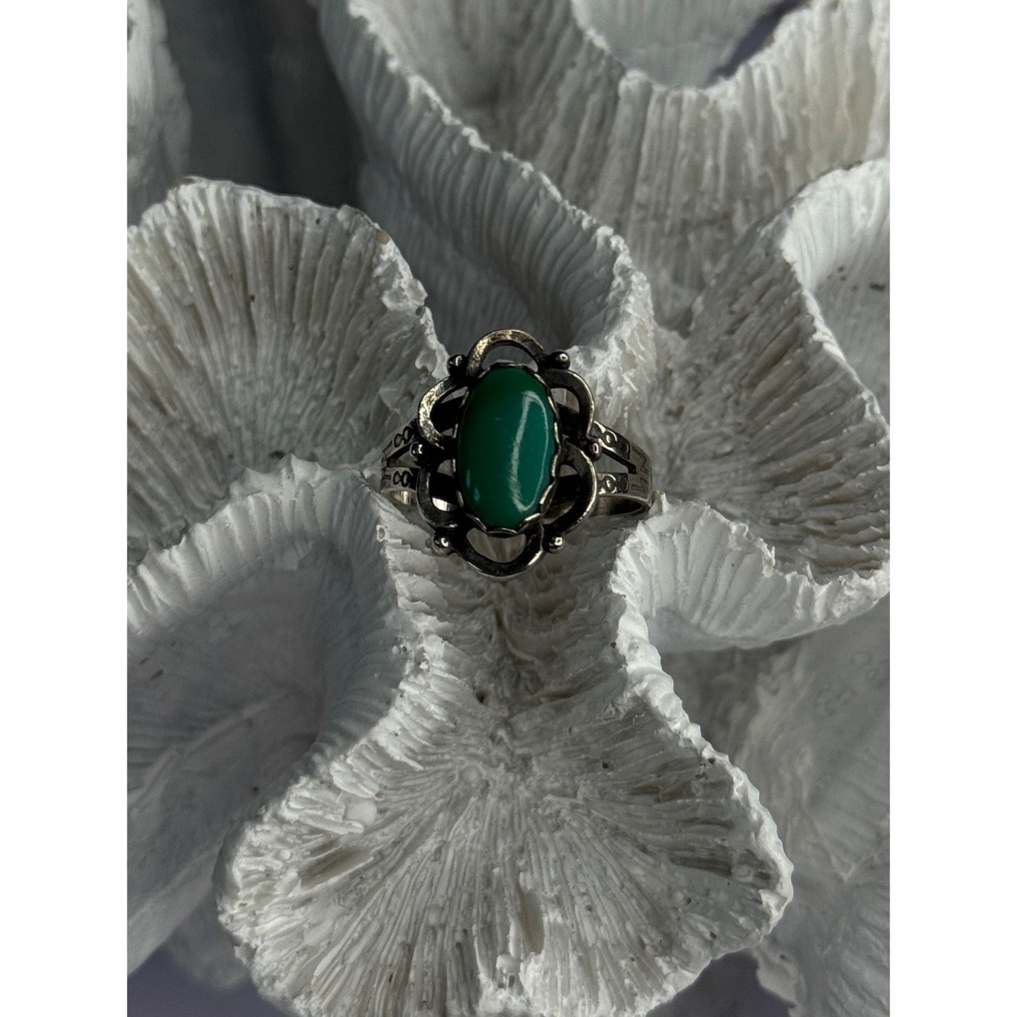 VINTAGE 925 STERLING SILVER MALACHITE RING SIZE 8.5