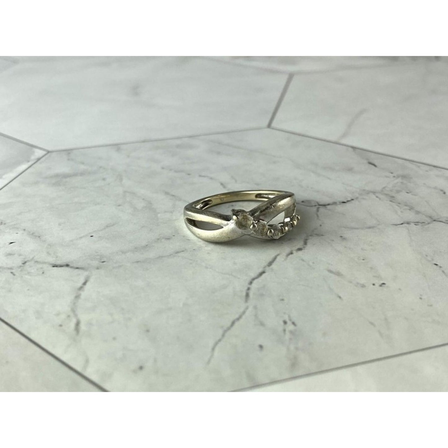 925 STERLING SILVER WHITE TOPAZ RING SIZE 7