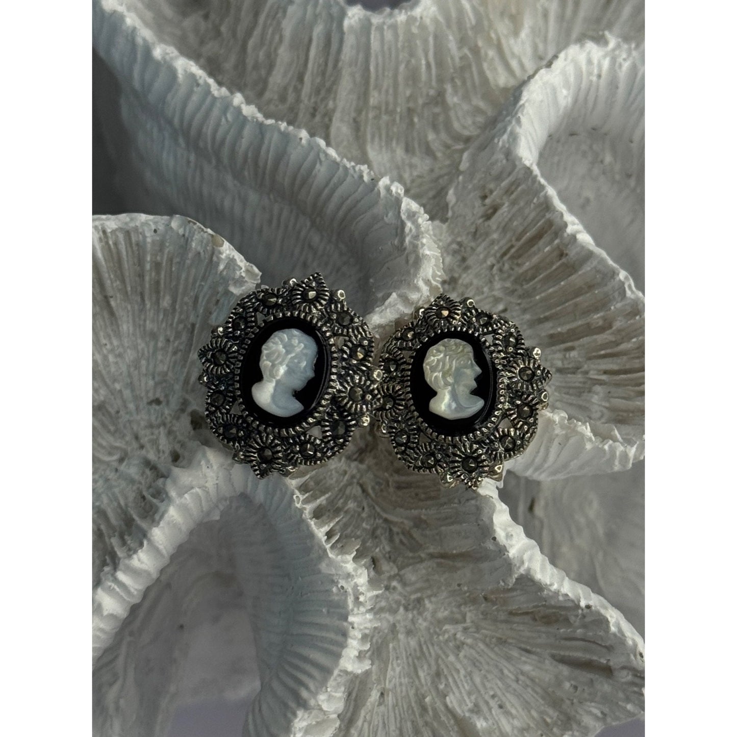 925 STERLING SILVER VICTORIAN CAMEO CARVED SHELL MARCASITE EARRINGS