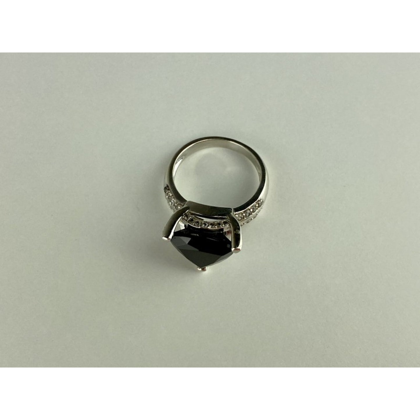 925 STERLING SILVER BLACK NEPHRITE ( JADE ) & QUARTZ RING SIZE 8