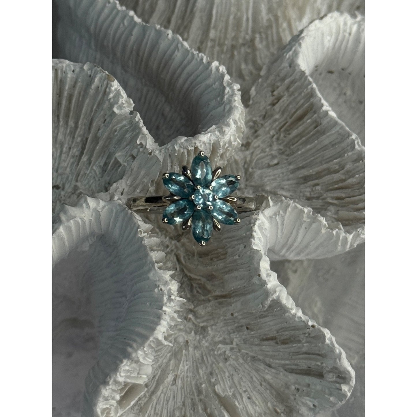 925 STERLING SILVER AQUAMARINE FLOWER RING SIZE 7