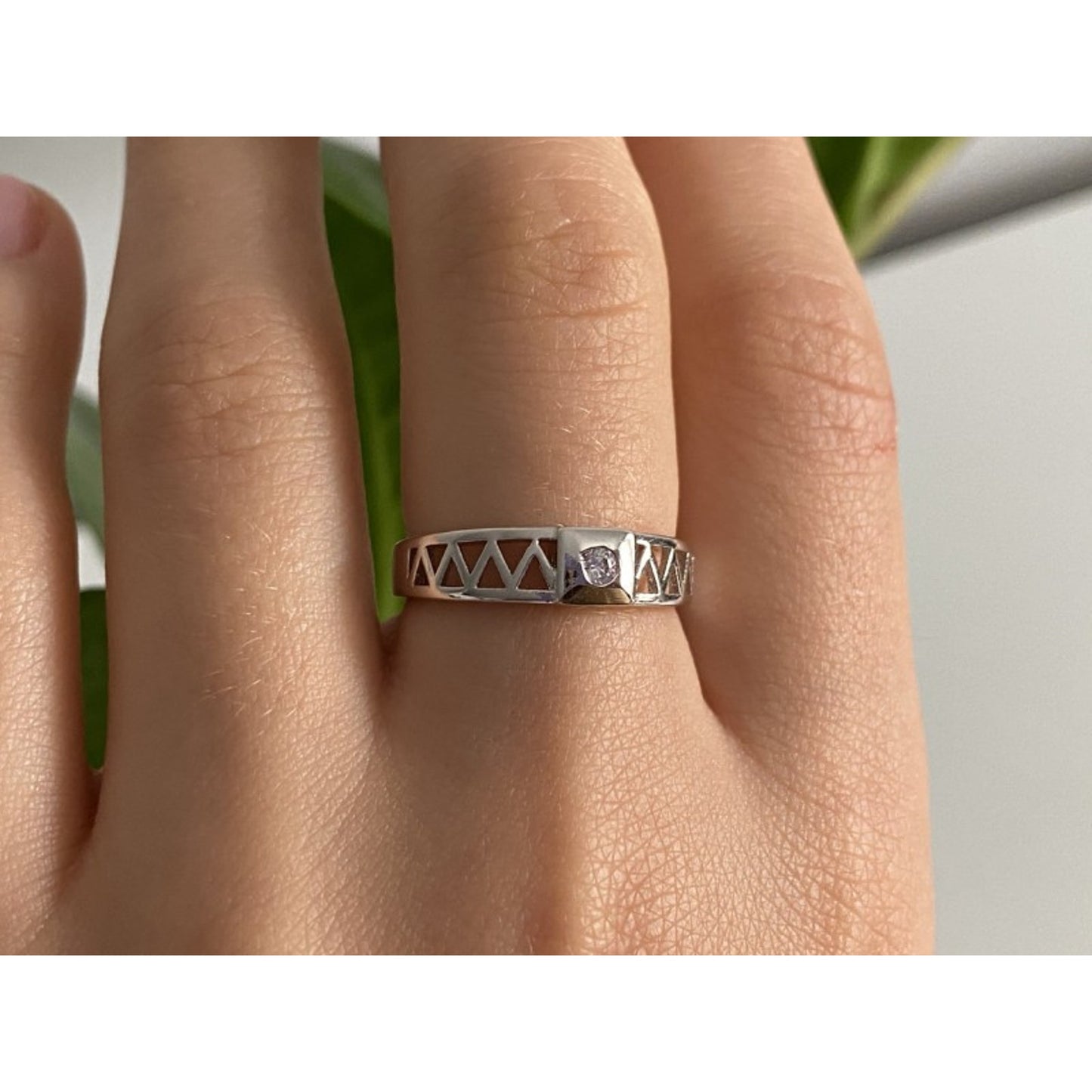 925 STERLING SILVER CZ BAND RING SIZE 8