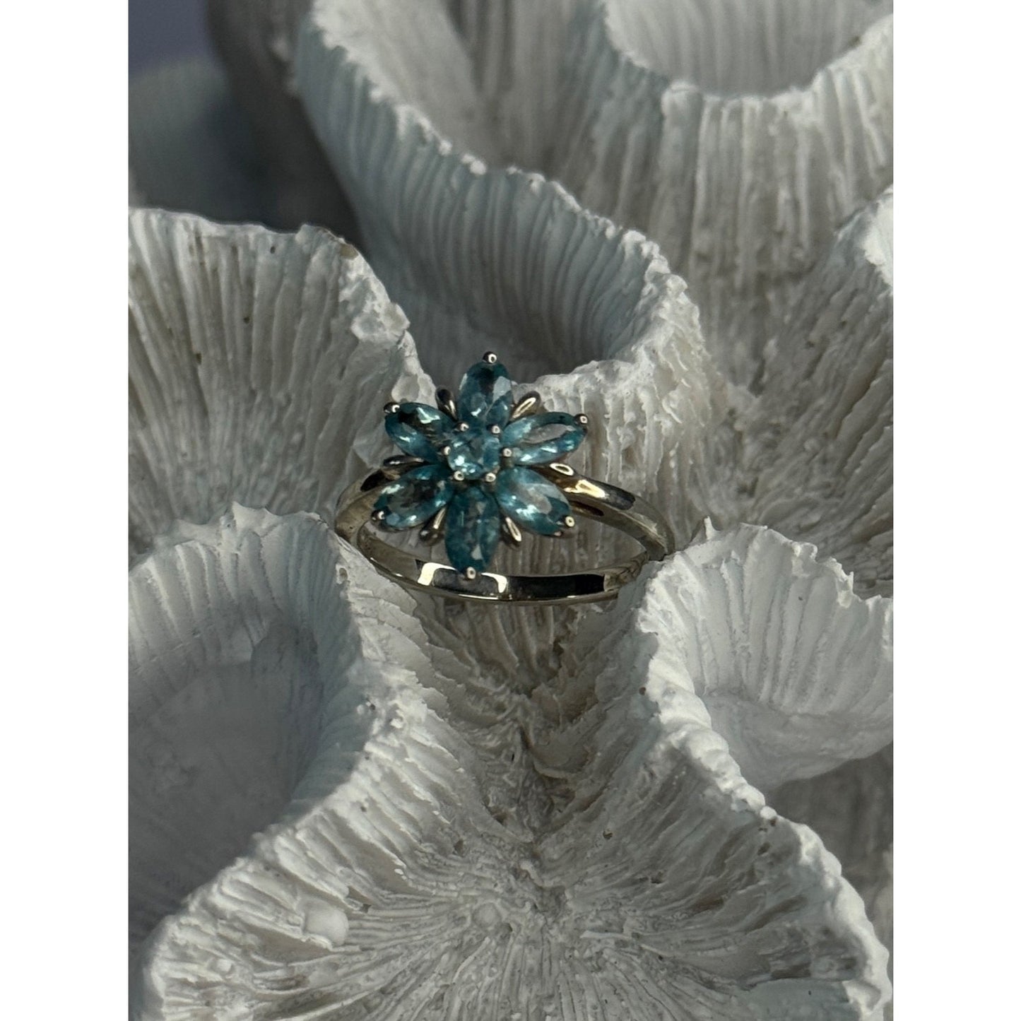 925 STERLING SILVER AQUAMARINE FLOWER RING SIZE 7