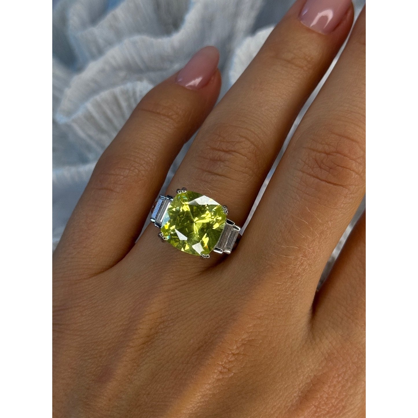 Shiny 925 Sterling Silver Cz Ring Size 7