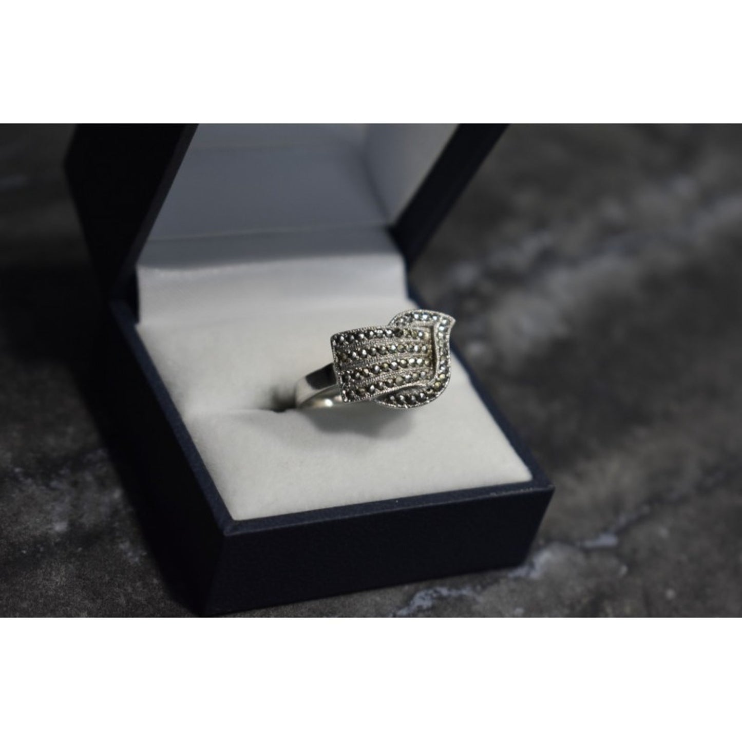 925 STERLING SILVER MARCASITES RING SIZE 5.5