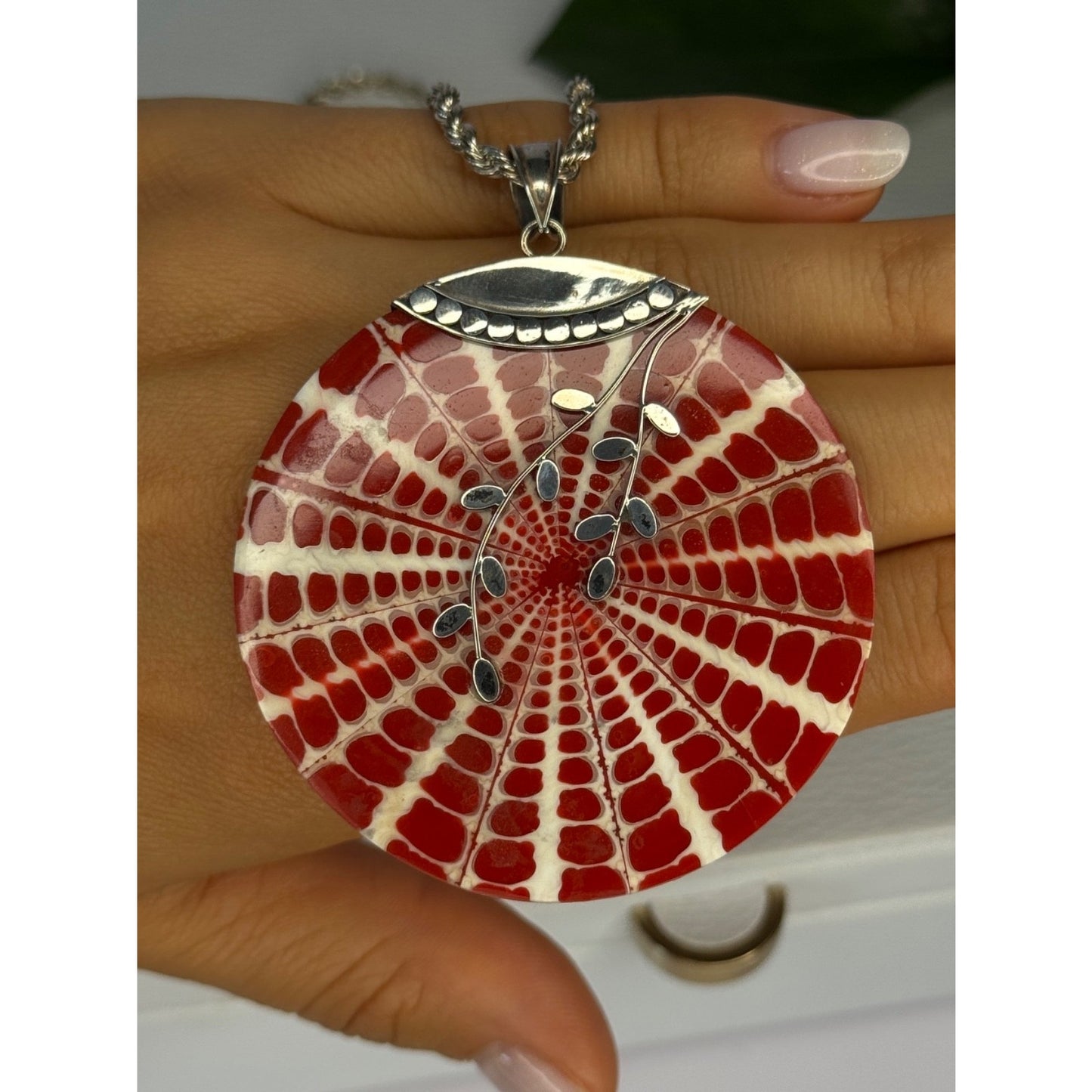 925 Sterling Silver Red Shell Necklace Pendant Length 3 inch