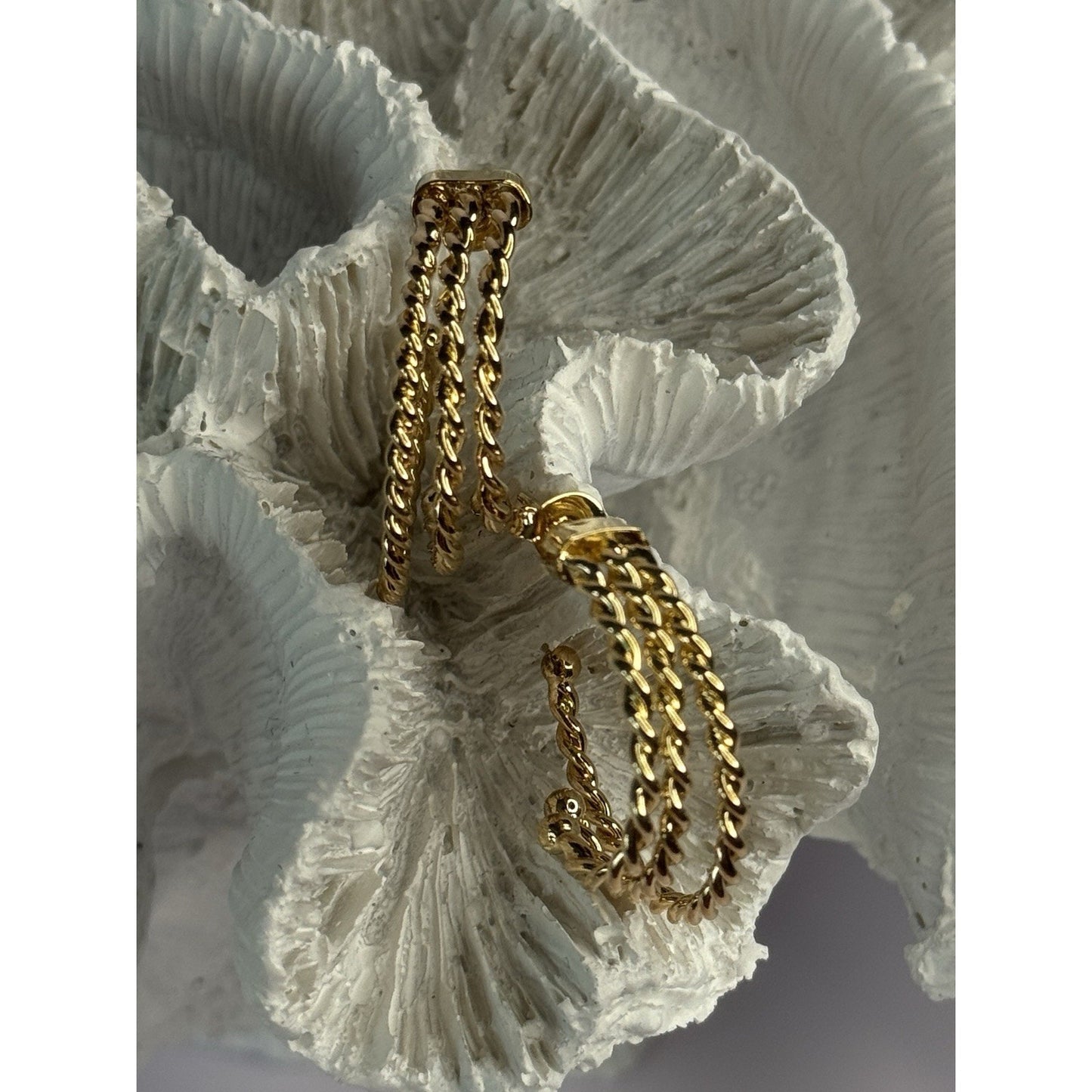 GOLD PLATED EARRINGS LENGTH 1 INCH