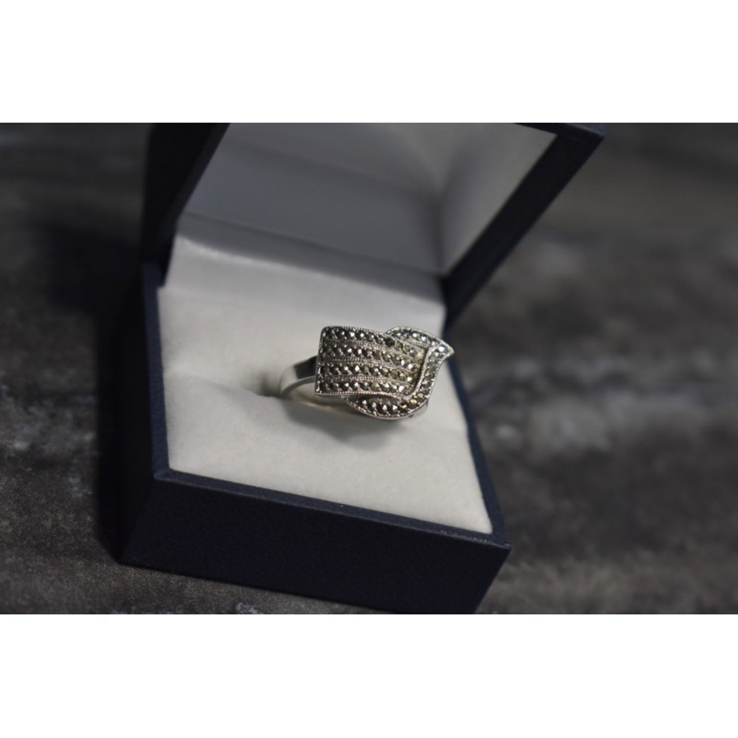 925 STERLING SILVER MARCASITES RING SIZE 5.5