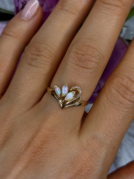 Elegant 14K Yellow Gold Opal & Diamond Heart Motif Ring Size 8.5