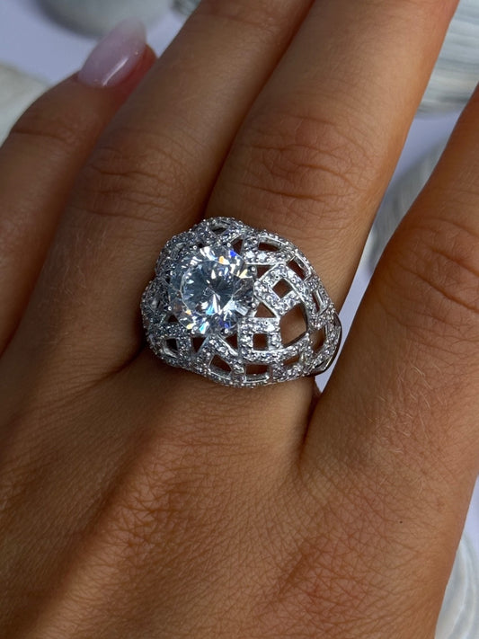 Shiny 925 Sterling Silver Cz Ring Size 9