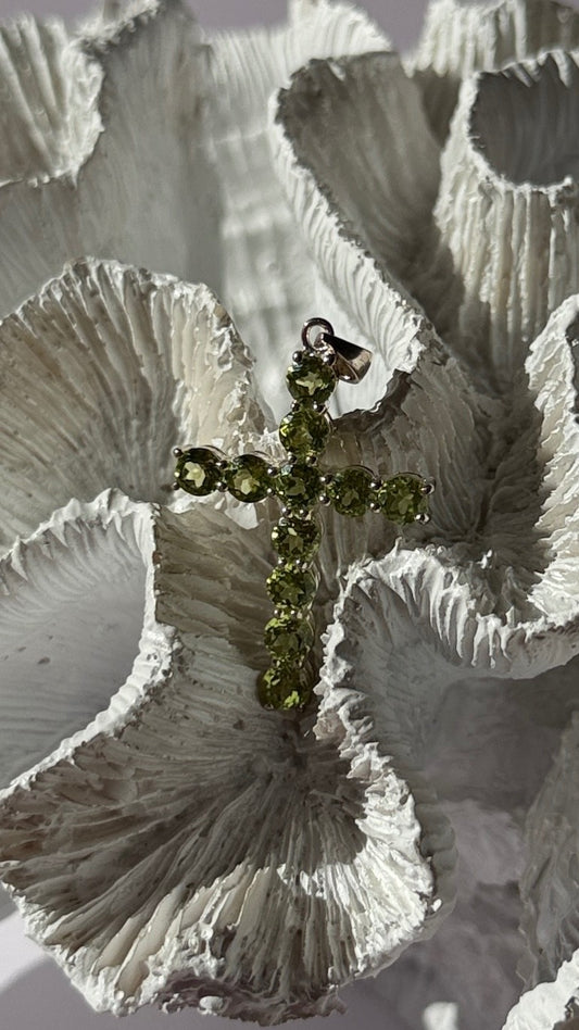 925 Sterling Silver Peridot Cross Pendant