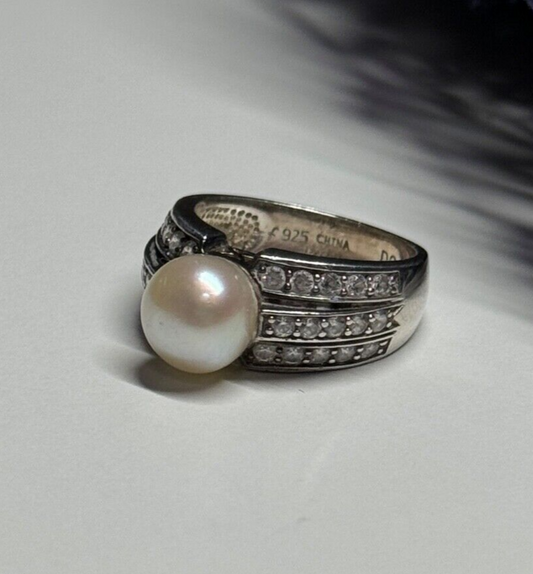 925 Sterling Silver Pearl & CZ Ring Size 5