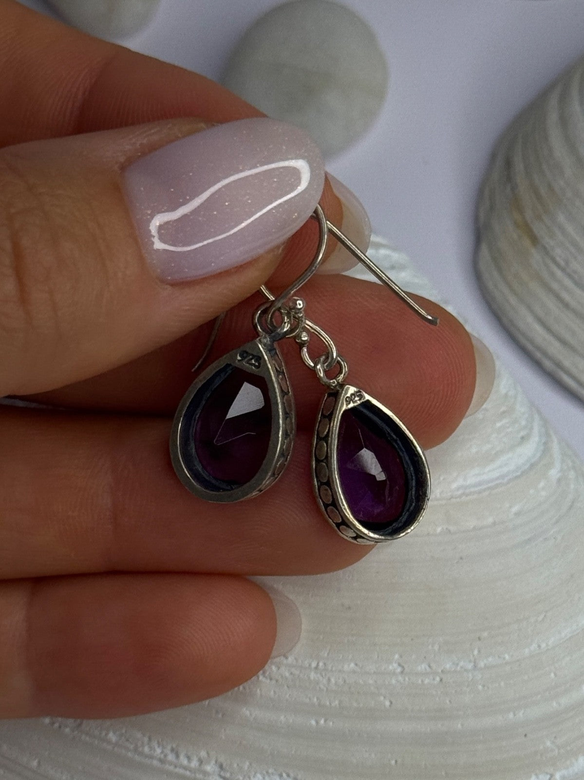Vintage Design 925 Sterling Silver Amethyst Earrings Length 1.10 Inch