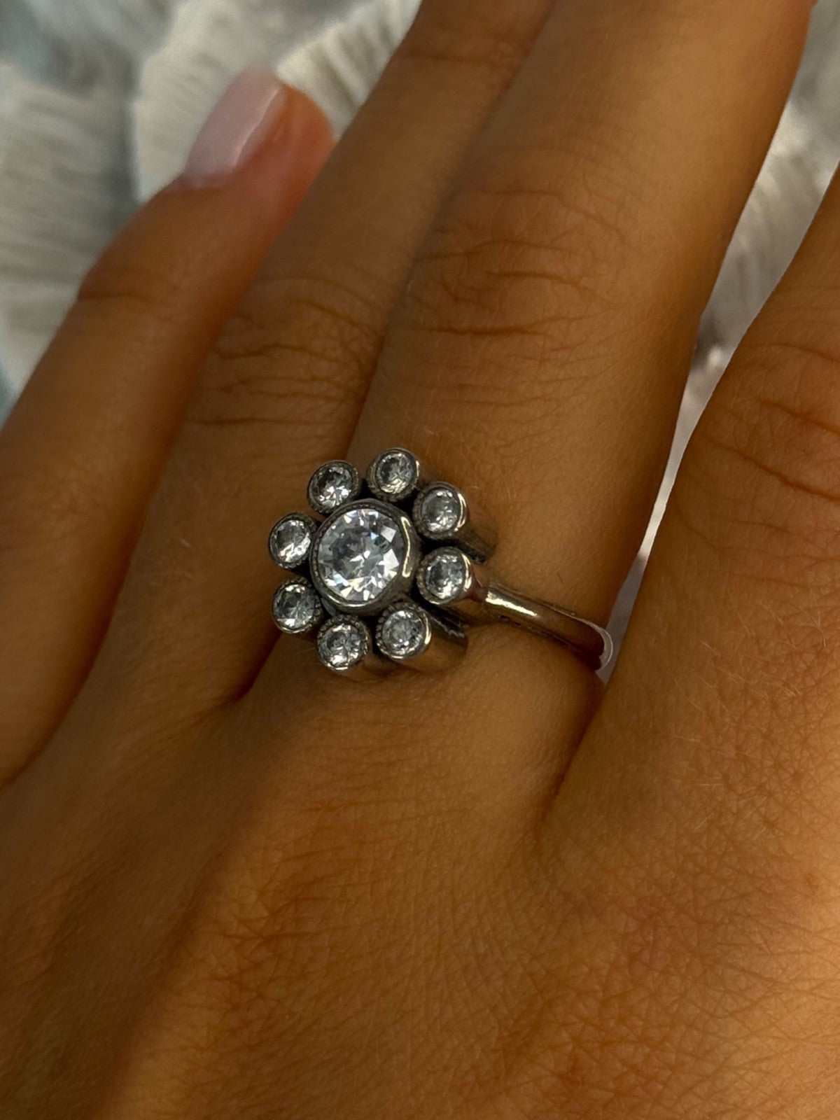 925 Sterling Silver CZ Flower Ring Size 9